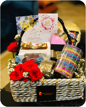 Gift ideas for special occasions β custom gift box with roses